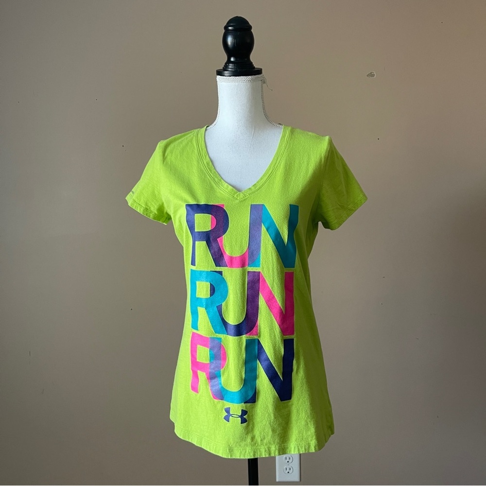 UNDER ARMOUR | Lime Green "Run" V-neck Graphic Tee Sz M